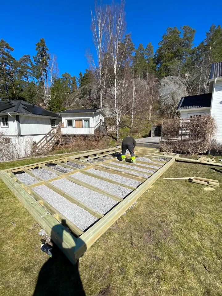 Färdigt regelverk över grusbädd inför tralläggning
