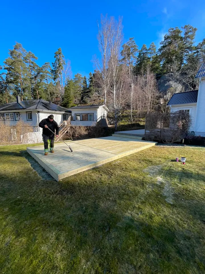 Nylagd trall sopas ren när trädäcket är färdigbyggt